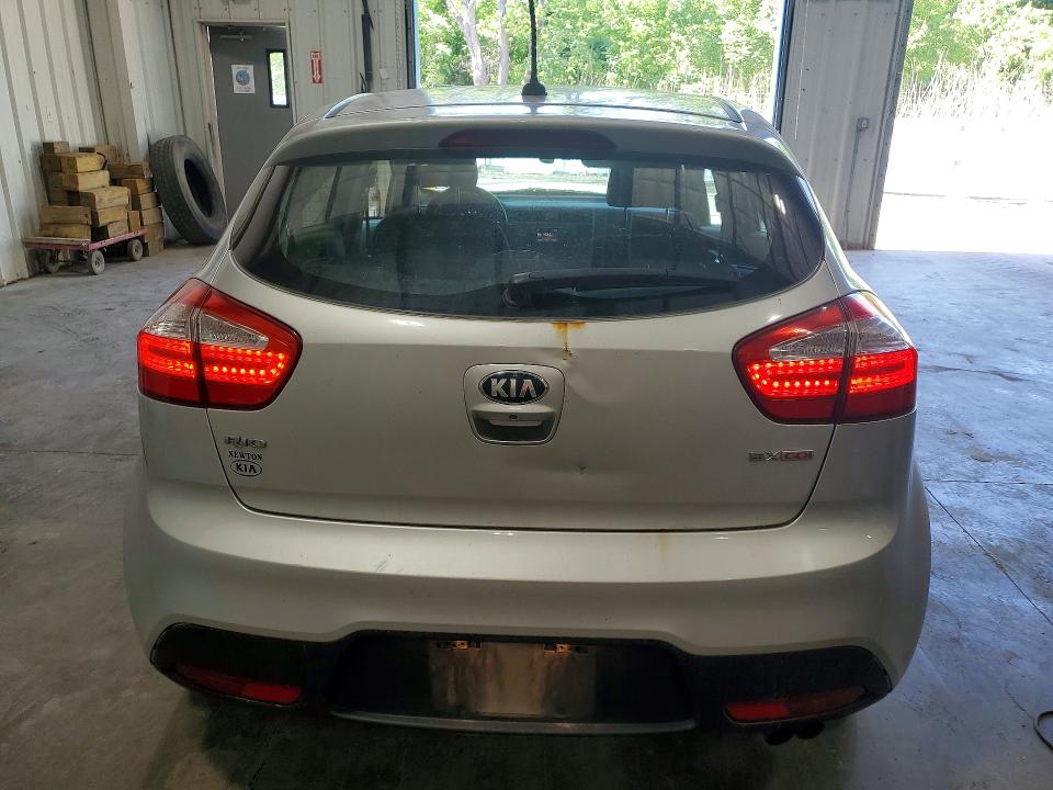 56247606 :رقم المزاد ، KNADN5A32F6459591 vin ، 2015 Kia Rio 5-door مزاد بيع