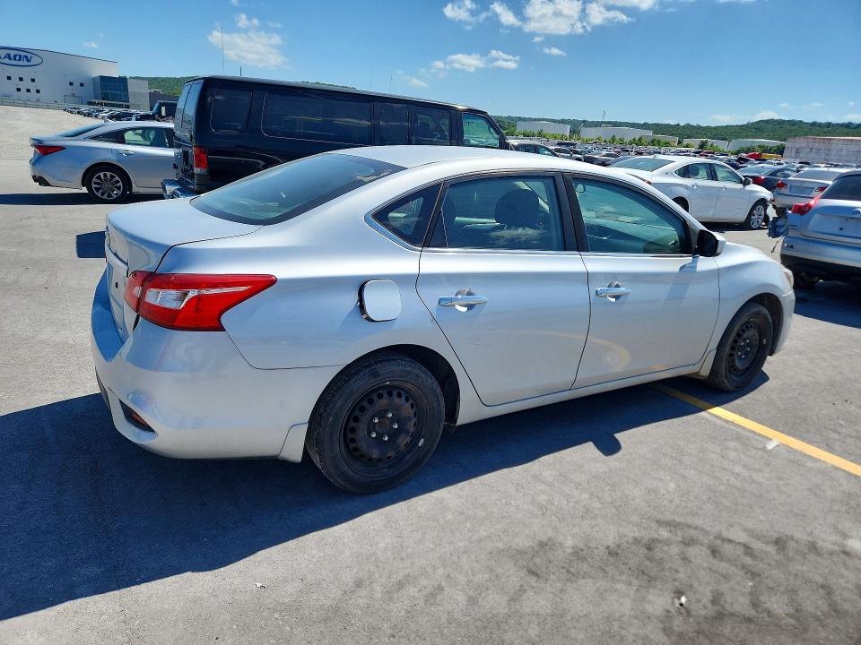 57869296 :رقم المزاد ، 3N1AB7AP5JY234552 vin ، 2018 Nissan Sentra مزاد بيع