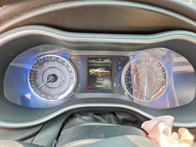 58563016 :رقم المزاد ، 1C3CCCAB5FN712350 vin ، 2015 Chrysler 200 مزاد بيع