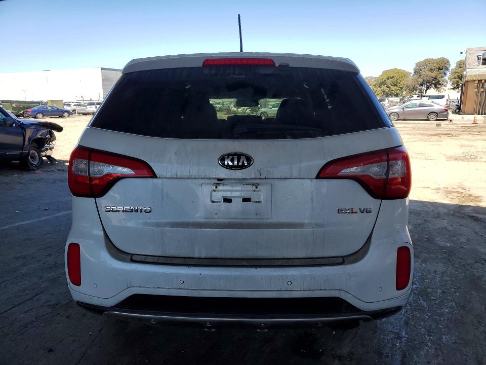 2015 Kia Sorento მანქანა იყიდება აუქციონზე, vin: 5XYKWDA70FG652582, აუქციონის ნომერი: 56715686