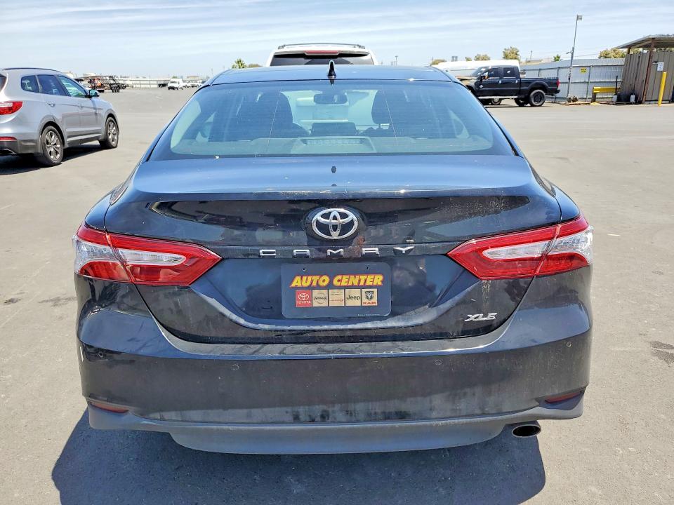 55602266 :رقم المزاد ، 4T1B11HK5KU779680 vin ، 2019 Toyota Camry مزاد بيع