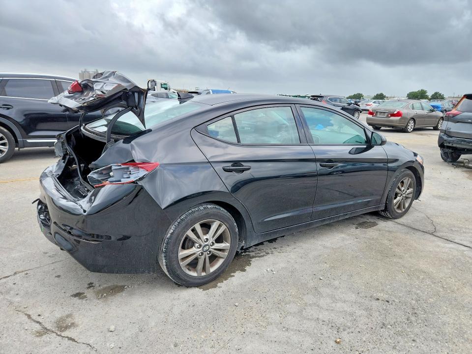 57909016 :رقم المزاد ، 5NPD84LF6HH051518 vin ، 2017 Hyundai Elantra مزاد بيع