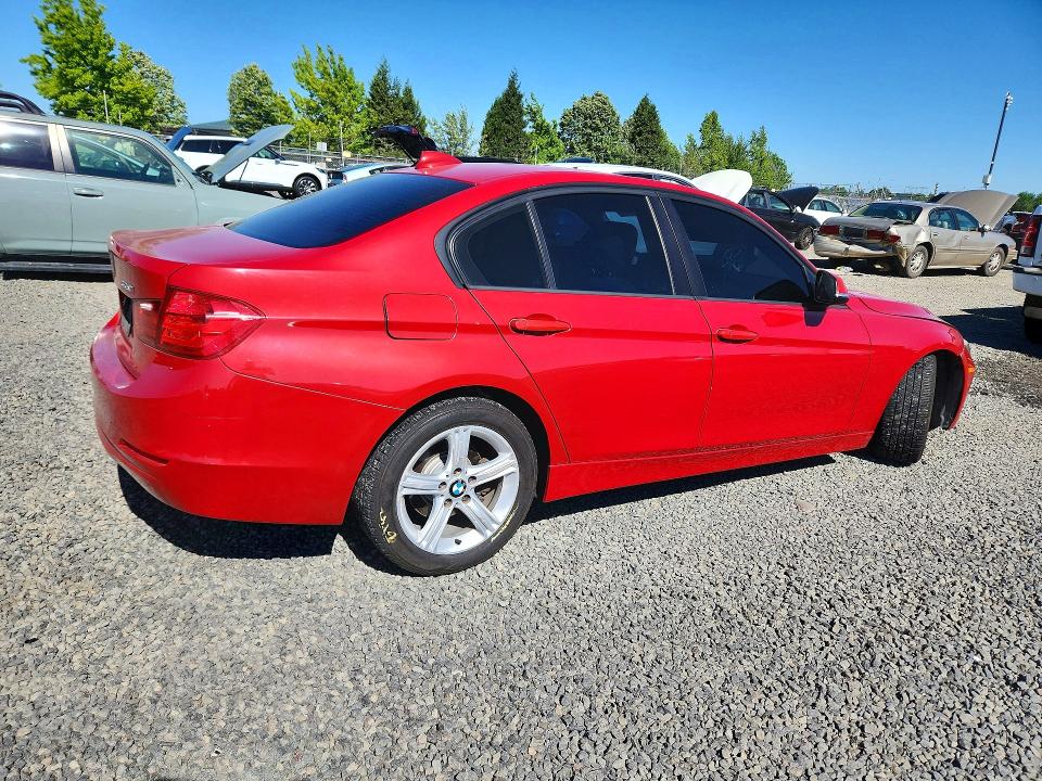 2015 Bmw 320 მანქანა იყიდება აუქციონზე, vin: WBA3B1C54FK136761, აუქციონის ნომერი: 55644026
