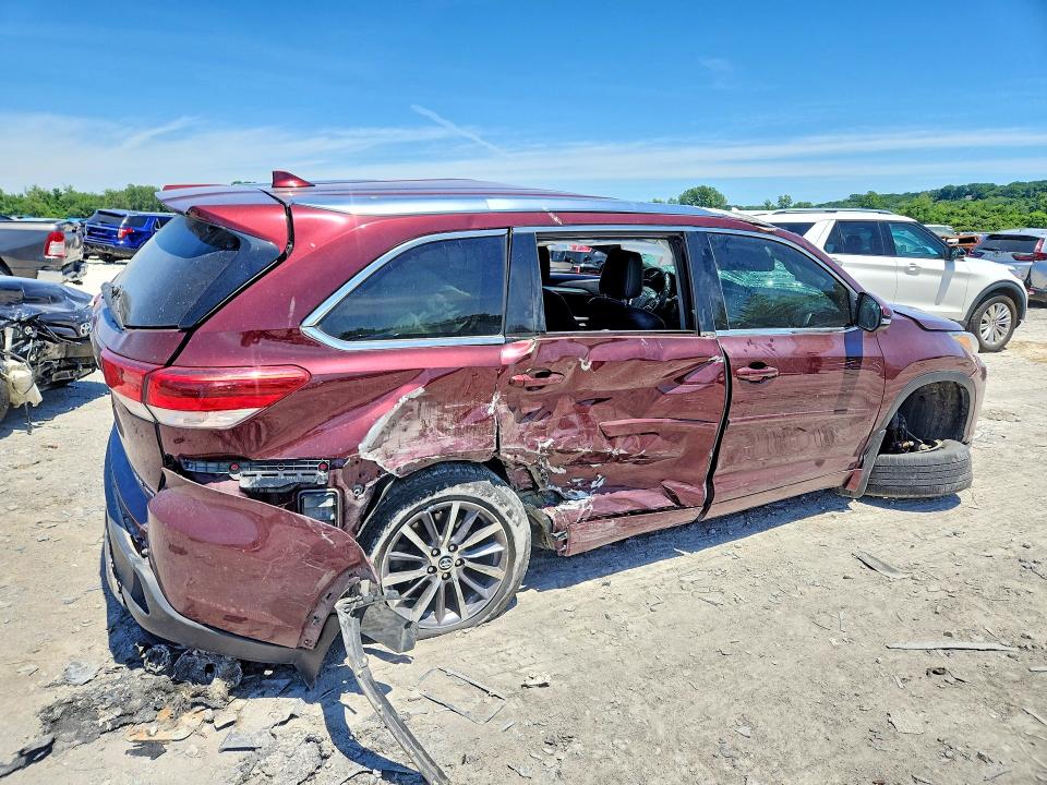 55582596 :رقم المزاد ، 5TDJZRFH6JS851293 vin ، 2018 Toyota Highlander مزاد بيع