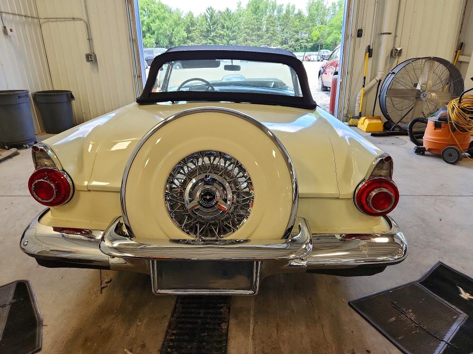 1956 Ford Thunderbird მანქანა იყიდება აუქციონზე, vin: P6FH197400, აუქციონის ნომერი: 58286336