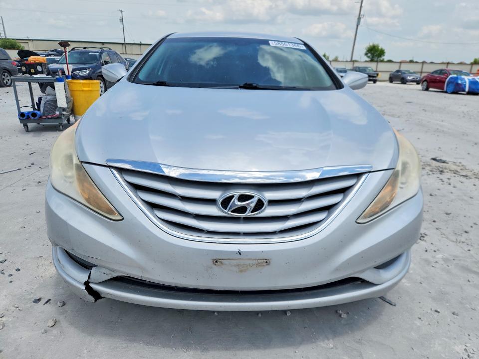 58561366 :رقم المزاد ، 5NPEB4AC1CH467810 vin ، 2012 Hyundai Sonata مزاد بيع