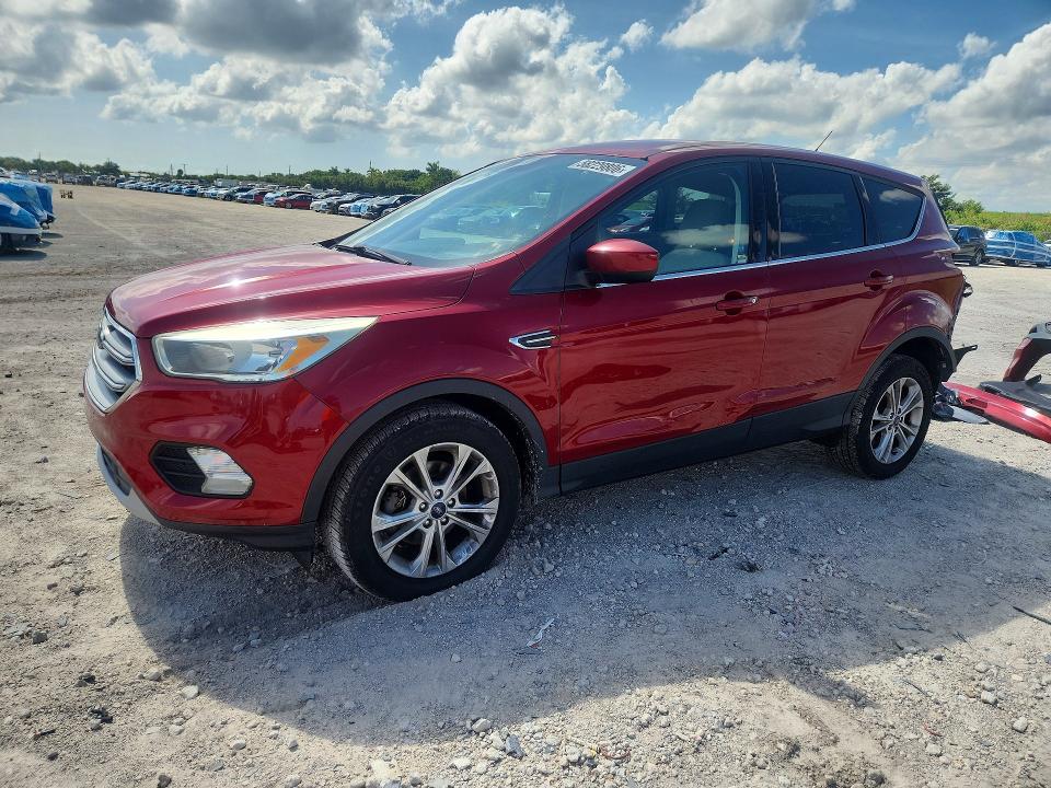 58229806 :رقم المزاد ، 1FMCU0GD4HUE02212 vin ، 2017 Ford Escape مزاد بيع