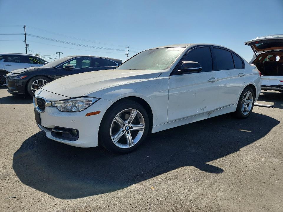 55646206 :رقم المزاد ، WBA3B1G55FNT03735 vin ، 2015 Bmw 320 مزاد بيع