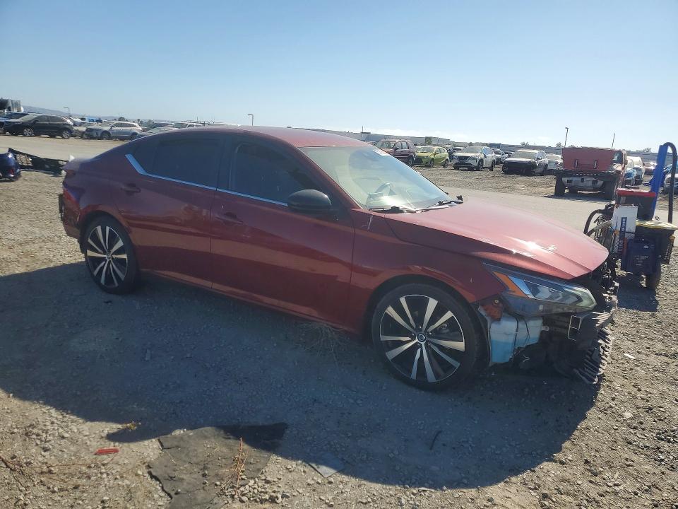 57405886 :رقم المزاد ، 1N4BL4CV5MN382443 vin ، 2021 Nissan Altima مزاد بيع