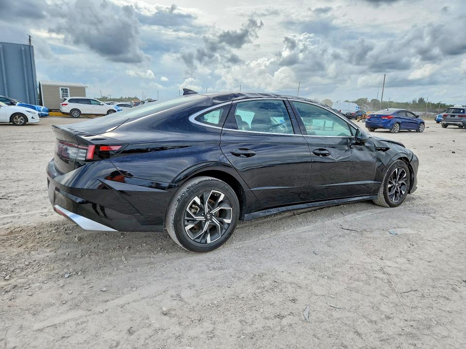 2025 Hyundai Sonata მანქანა იყიდება აუქციონზე, vin: KMHL64JAXSA482107, აუქციონის ნომერი: 56862516