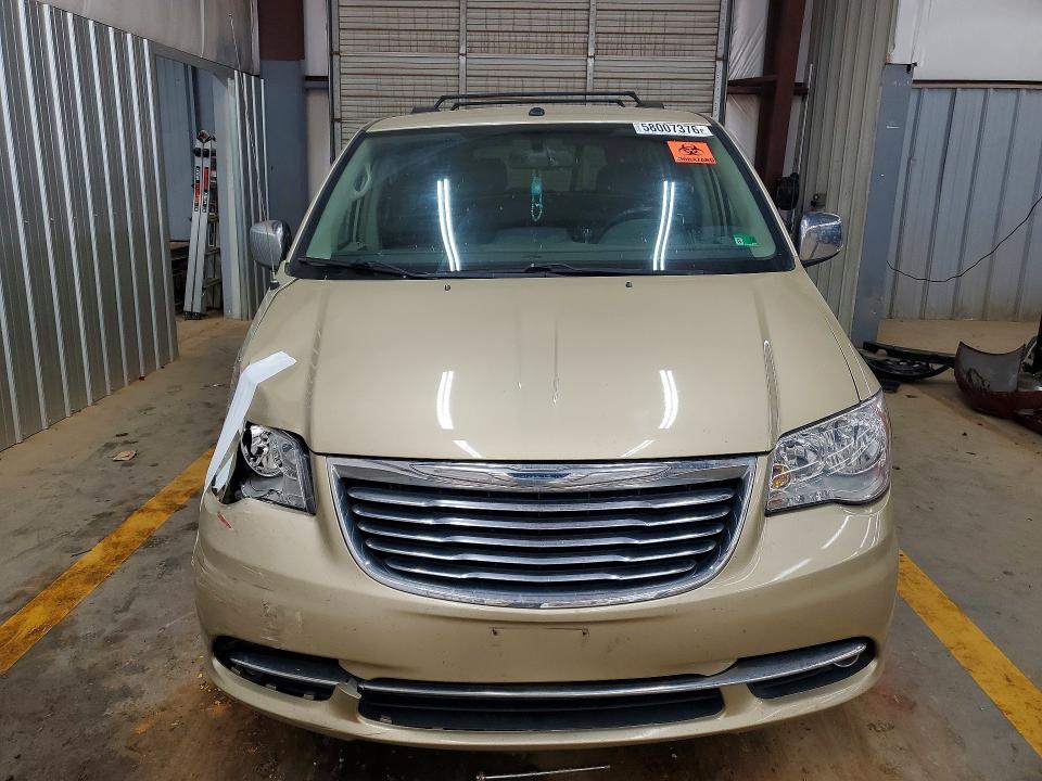 58007376 :رقم المزاد ، 2A4RR8DG4BR688090 vin ، 2011 Chrysler Town & Country مزاد بيع