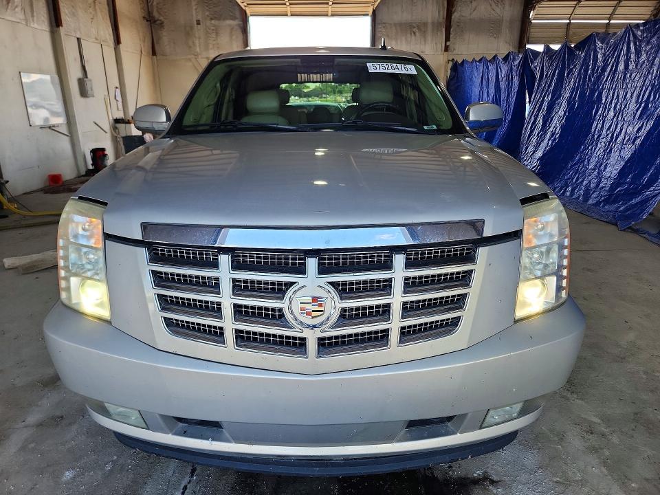 2010 Cadillac Escalade მანქანა იყიდება აუქციონზე, vin: 1GYUCAEF9AR146013, აუქციონის ნომერი: 57528476