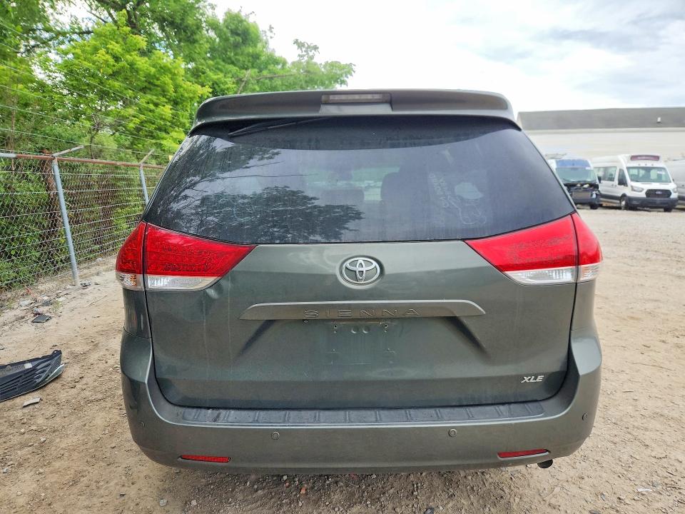 2011 Toyota Sienna მანქანა იყიდება აუქციონზე, vin: 5TDYK3DC3BS048448, აუქციონის ნომერი: 56407366