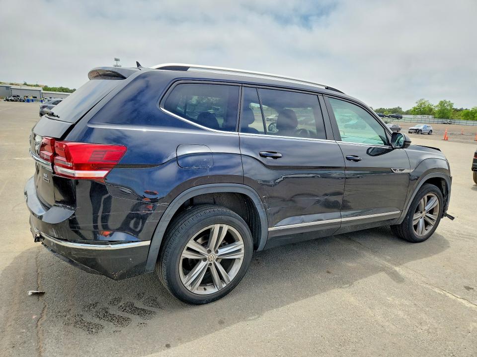 56106156 :رقم المزاد ، 1V2RR2CA4JC530404 vin ، 2018 Volkswagen Atlas مزاد بيع
