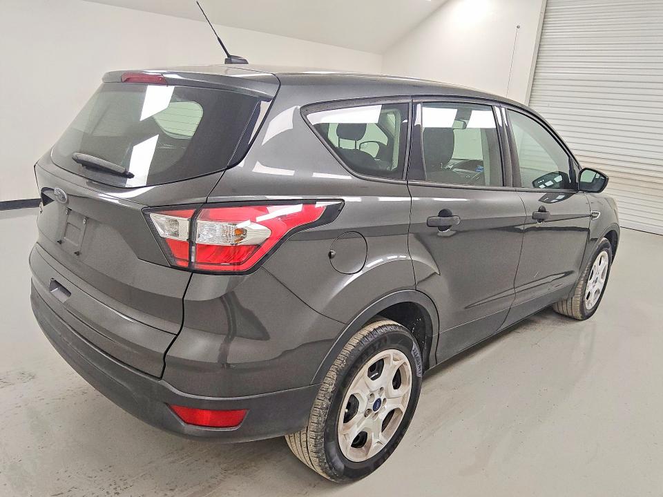 2018 Ford Escape მანქანა იყიდება აუქციონზე, vin: 1FMCU0F79JUB54363, აუქციონის ნომერი: 58209186