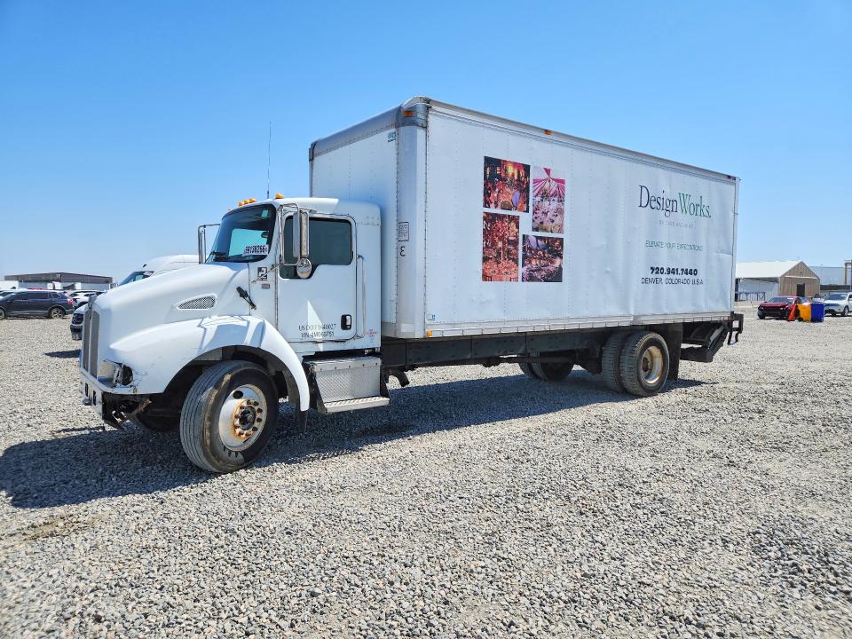 59138266 :رقم المزاد ، 2NKMHD6X94M065751 vin ، 2004 Kenworth Construction مزاد بيع