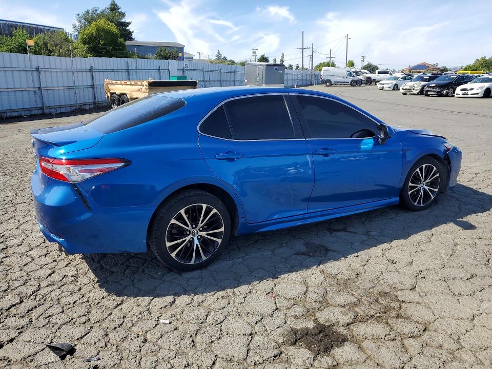 2018 Toyota Camry მანქანა იყიდება აუქციონზე, vin: 4T1B11HK1JU035203, აუქციონის ნომერი: 55988836