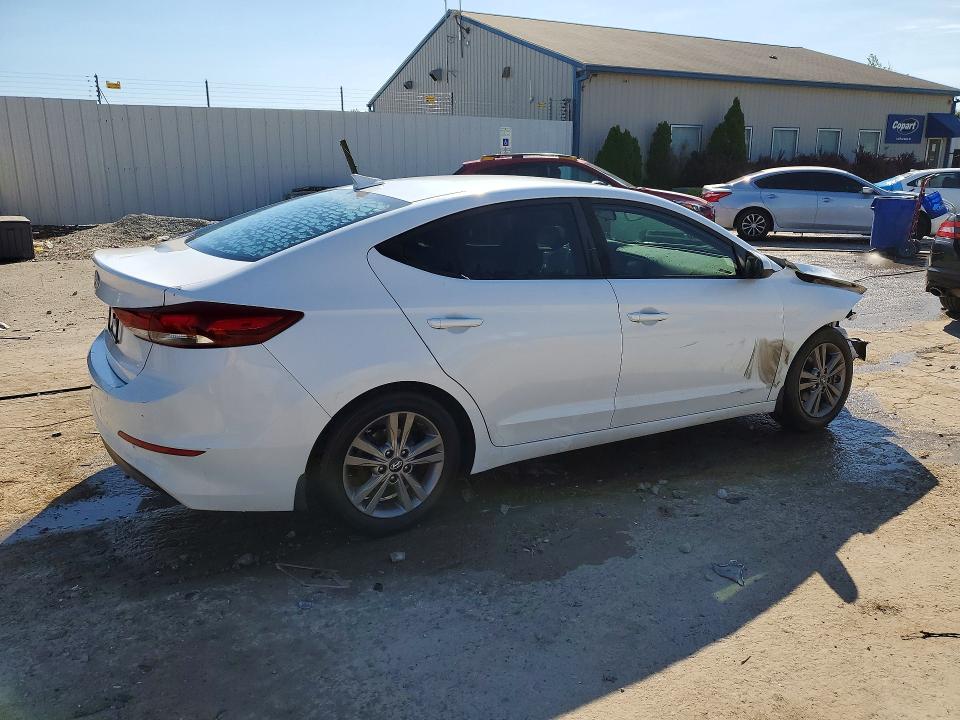 57323776 :رقم المزاد ، 5NPD84LF4JH378389 vin ، 2018 Hyundai Elantra مزاد بيع