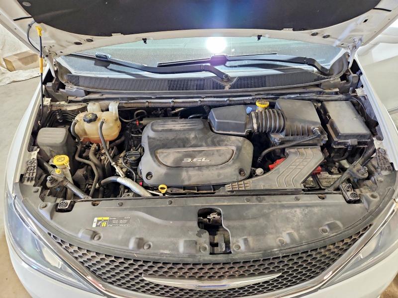 56458696 :رقم المزاد ، 2C4RC1BG7JR149379 vin ، 2018 Chrysler Pacifica مزاد بيع