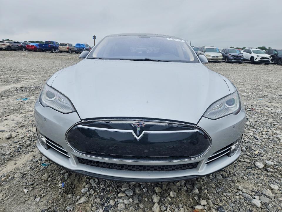 2014 Tesla Model S მანქანა იყიდება აუქციონზე, vin: 5YJSA1H18EFP31745, აუქციონის ნომერი: 57527766