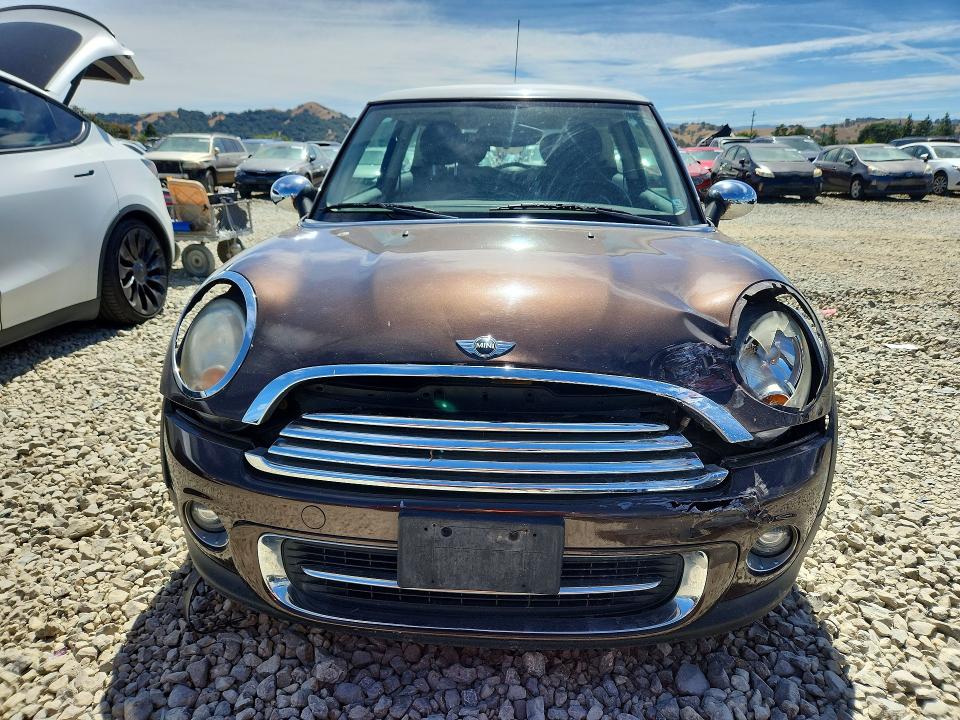 2011 Mini Cooper მანქანა იყიდება აუქციონზე, vin: WMWSU3C51BT091946, აუქციონის ნომერი: 56450926