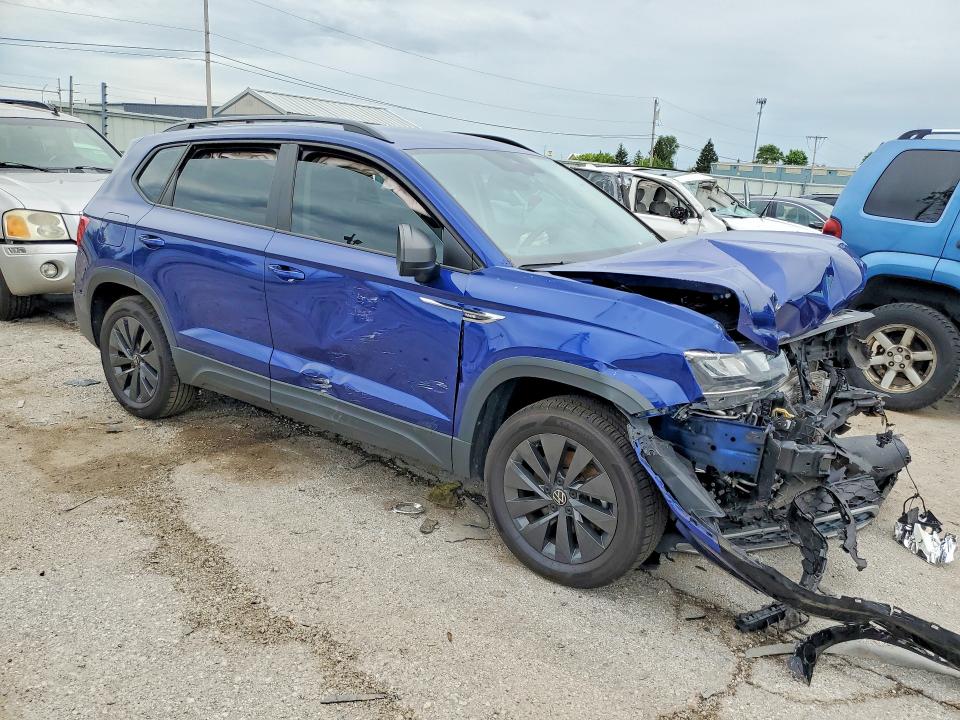 58779826 :رقم المزاد ، 3VVMX7B22NM023046 vin ، 2022 Volkswagen Taos مزاد بيع