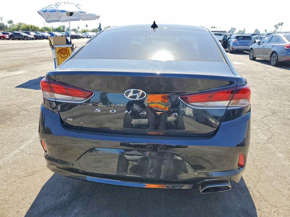 2018 Hyundai Sonata მანქანა იყიდება აუქციონზე, vin: 5NPE24AF9JH680494, აუქციონის ნომერი: 57869736
