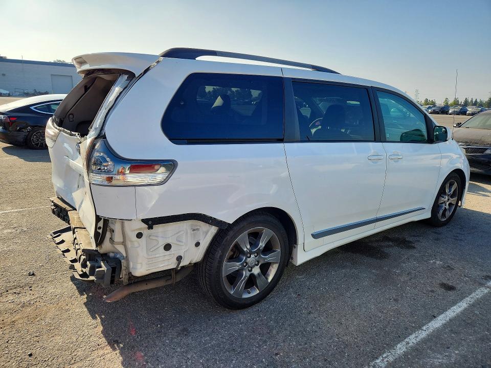 58428816 :رقم المزاد ، 5TDXK3DC7BS164201 vin ، 2011 Toyota Sienna مزاد بيع
