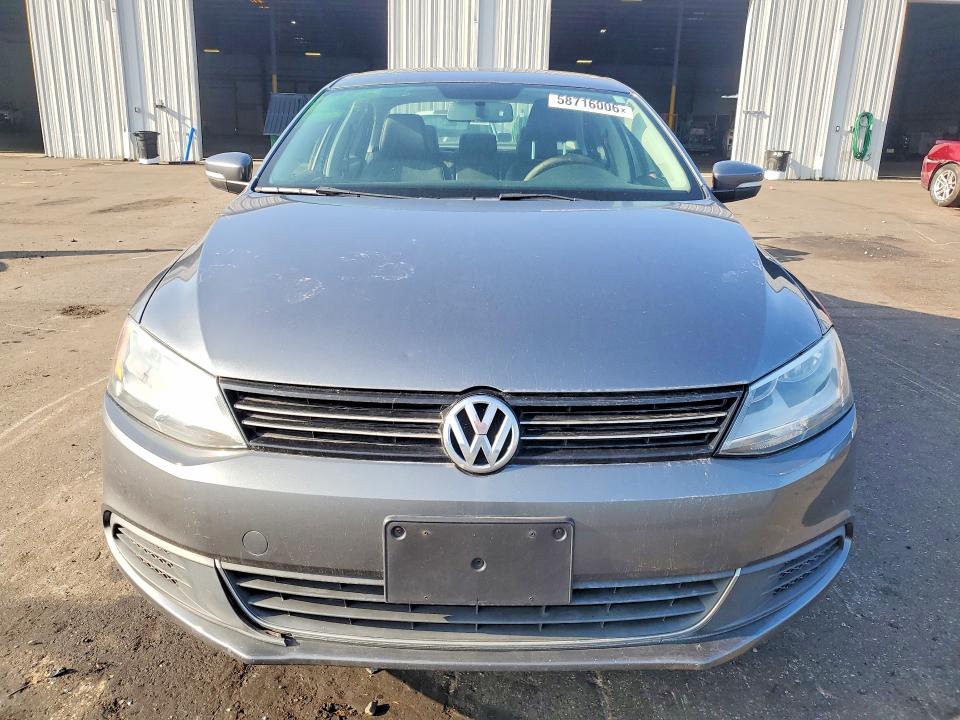 58716006 :رقم المزاد ، 3VWD17AJXEM249888 vin ، 2014 Volkswagen Jetta مزاد بيع