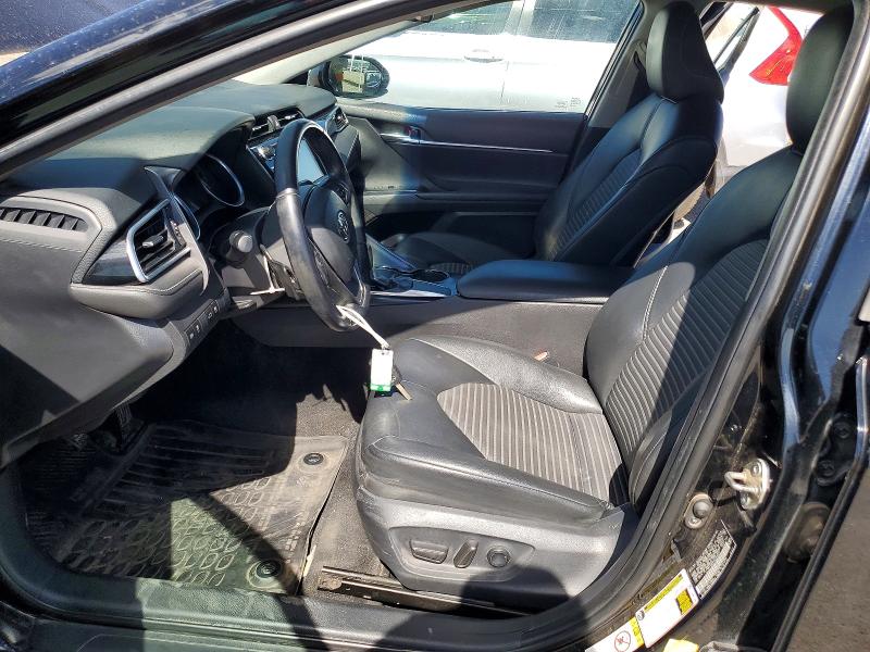 58995126 :رقم المزاد ، 4T1B11HK8JU048644 vin ، 2018 Toyota Camry مزاد بيع