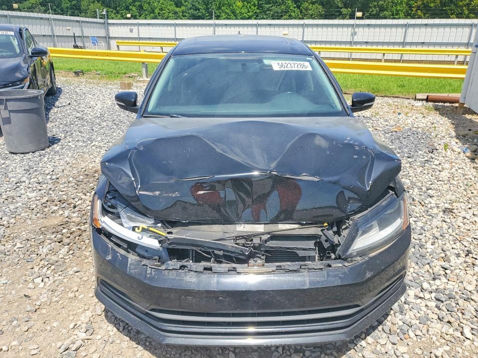 56237286 :رقم المزاد ، 3VWDB7AJ2HM347704 vin ، 2017 Volkswagen Jetta مزاد بيع