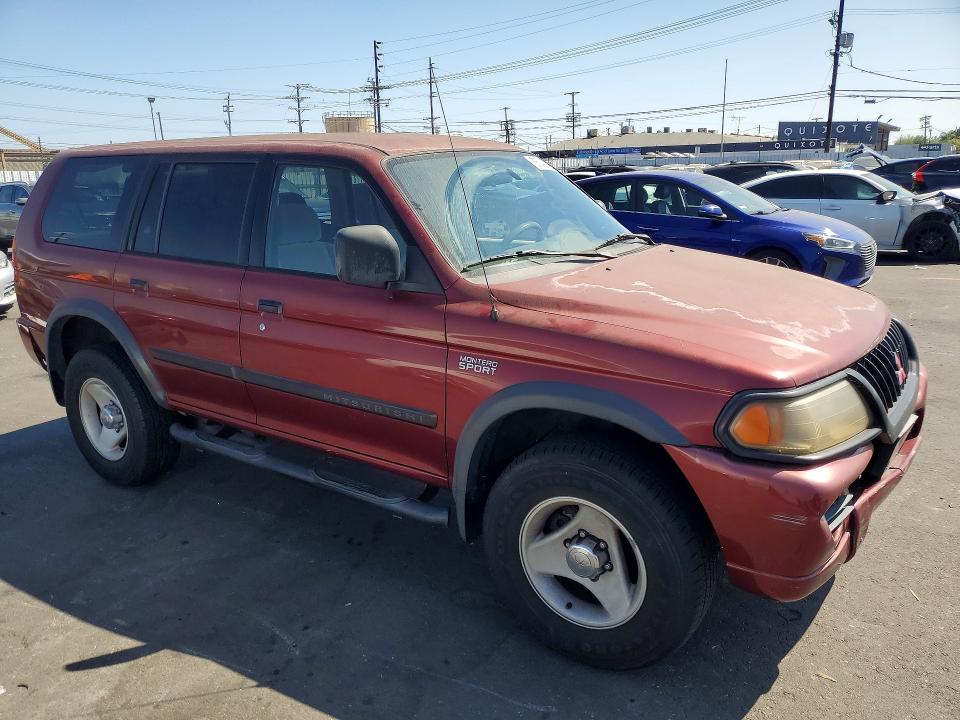 58240756 :رقم المزاد ، JA4LS31H9YP055508 vin ، 2000 Mitsubishi Montero مزاد بيع