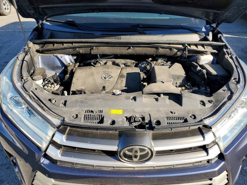 57438506 :رقم المزاد ، 5TDKZRFH9KS297768 vin ، 2019 Toyota Highlander مزاد بيع