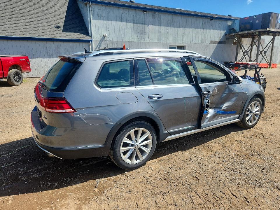 2018 Volkswagen Golf Alltrack მანქანა იყიდება აუქციონზე, vin: 3VWH17AU7JM759573, აუქციონის ნომერი: 58044046