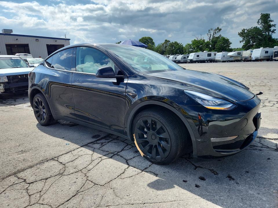 56185046 :رقم المزاد ، 5YJYGDEE6MF088652 vin ، 2021 Tesla Model Y مزاد بيع