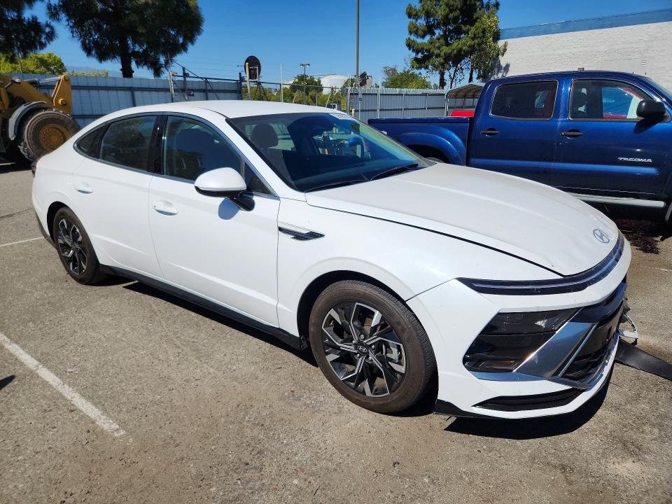 2025 Hyundai Sonata მანქანა იყიდება აუქციონზე, vin: KMHL64JA4SA488470, აუქციონის ნომერი: 56660786