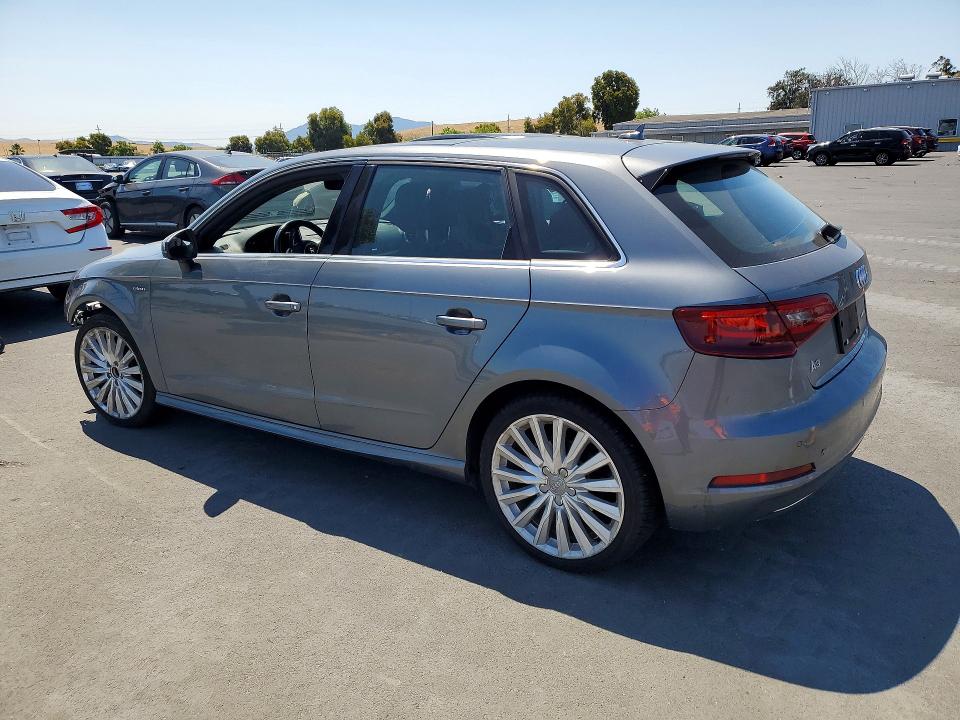 Продаж на аукціоні авто 2016 Audi A3, vin: WAUTPBFF0GA048812, номер лоту: 57265216
