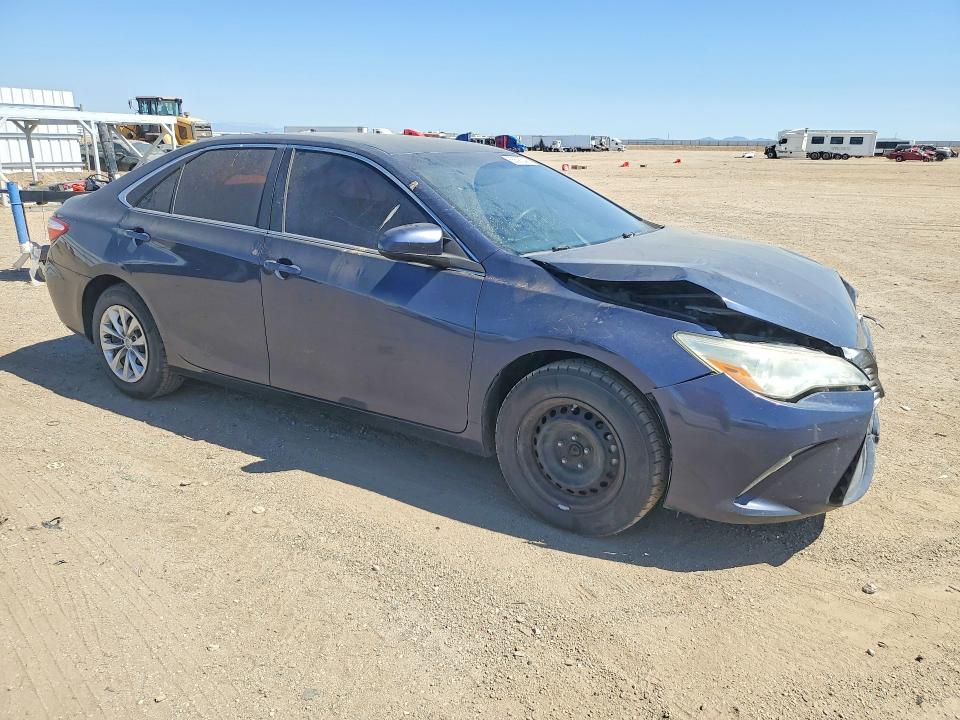 55593546 :رقم المزاد ، 4T1BF1FK5FU997435 vin ، 2015 Toyota Camry مزاد بيع
