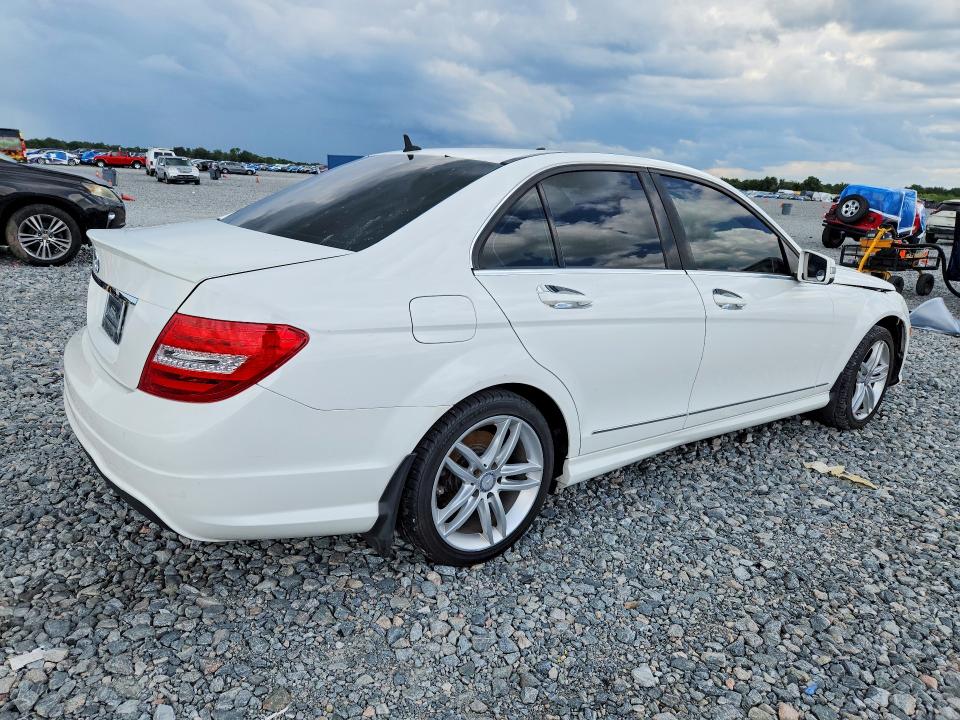 57044106 :رقم المزاد ، WDDGF4HB4DR299929 vin ، 2013 Mercedes-benz C مزاد بيع