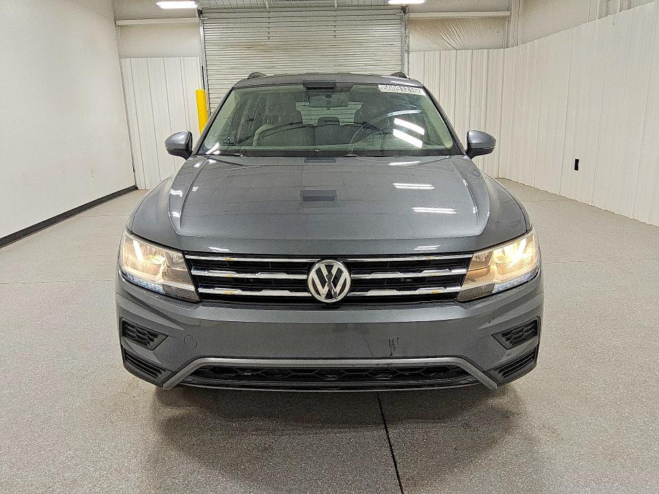 2020 Volkswagen Tiguan მანქანა იყიდება აუქციონზე, vin: 3VV1B7AX4LM043455, აუქციონის ნომერი: 50091216