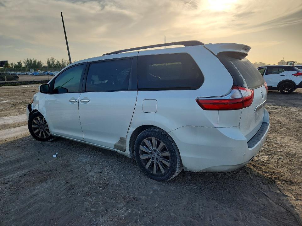 2015 Toyota Sienna მანქანა იყიდება აუქციონზე, vin: 5TDYK3DC1FS596180, აუქციონის ნომერი: 58567826