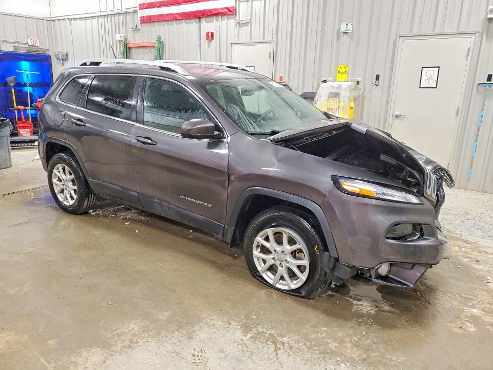 41633386 :رقم المزاد ، 1C4PJMCSXHW651466 vin ، 2017 Jeep Cherokee مزاد بيع
