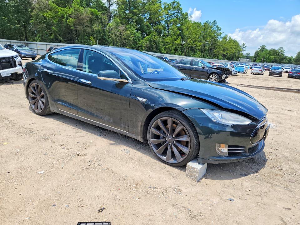 Продажа на аукционе авто 2013 Tesla Model S, vin: 5YJSA1CPXDFP10826, номер лота: 57903216