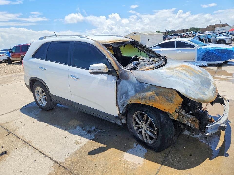 55956926 :رقم المزاد ، 5XYKT4A66EG495686 vin ، 2014 Kia Sorento مزاد بيع