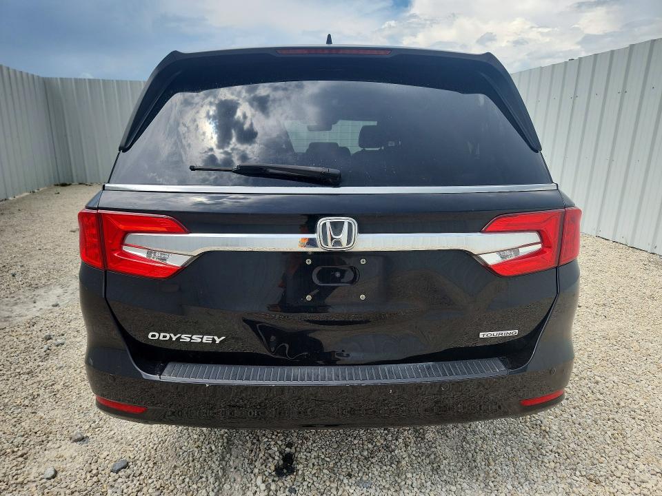 57668856 :رقم المزاد ، 5FNRL6H89JB032167 vin ، 2018 Honda Odyssey مزاد بيع