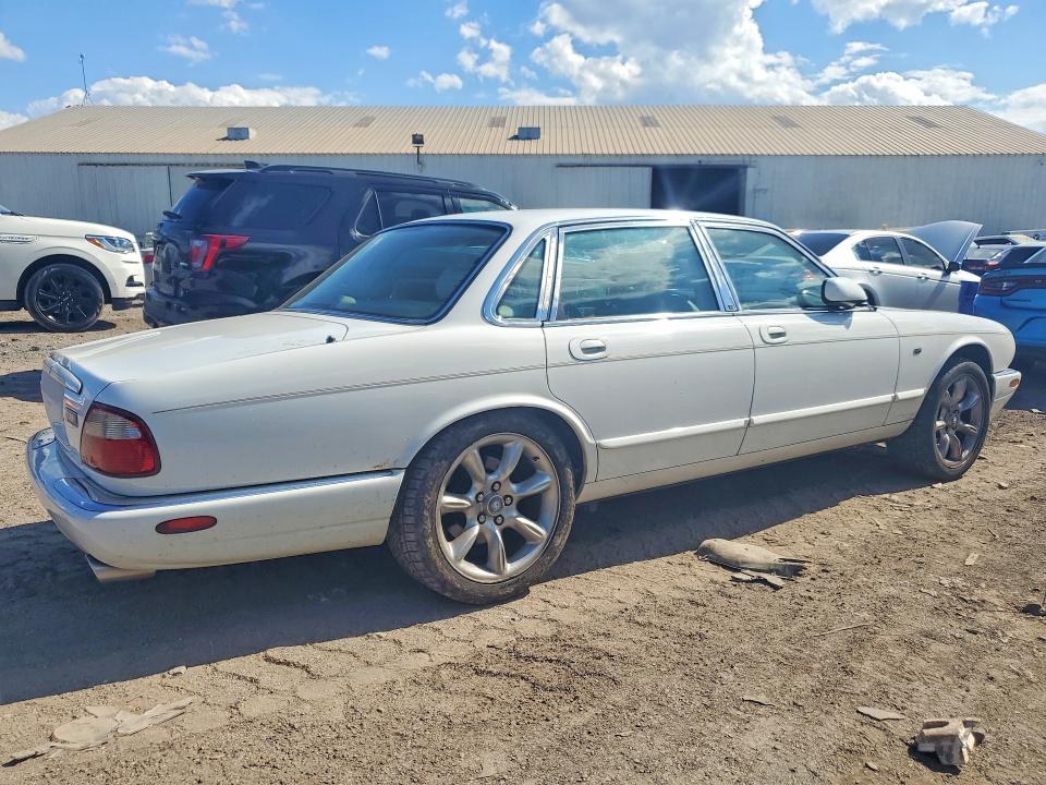 57625946 :رقم المزاد ، SAJDA15BXYMF15594 vin ، 2000 Jaguar Xjr مزاد بيع