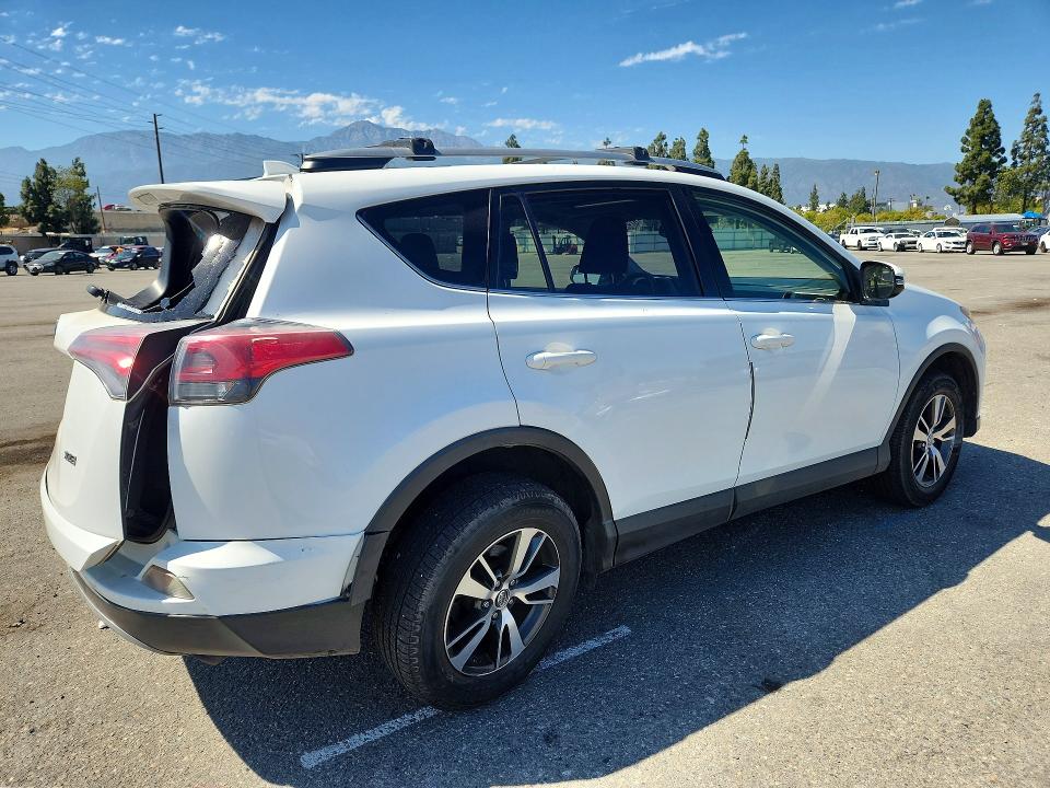 57508076 :رقم المزاد ، JTMWFREV3HD093974 vin ، 2017 Toyota Rav4 مزاد بيع