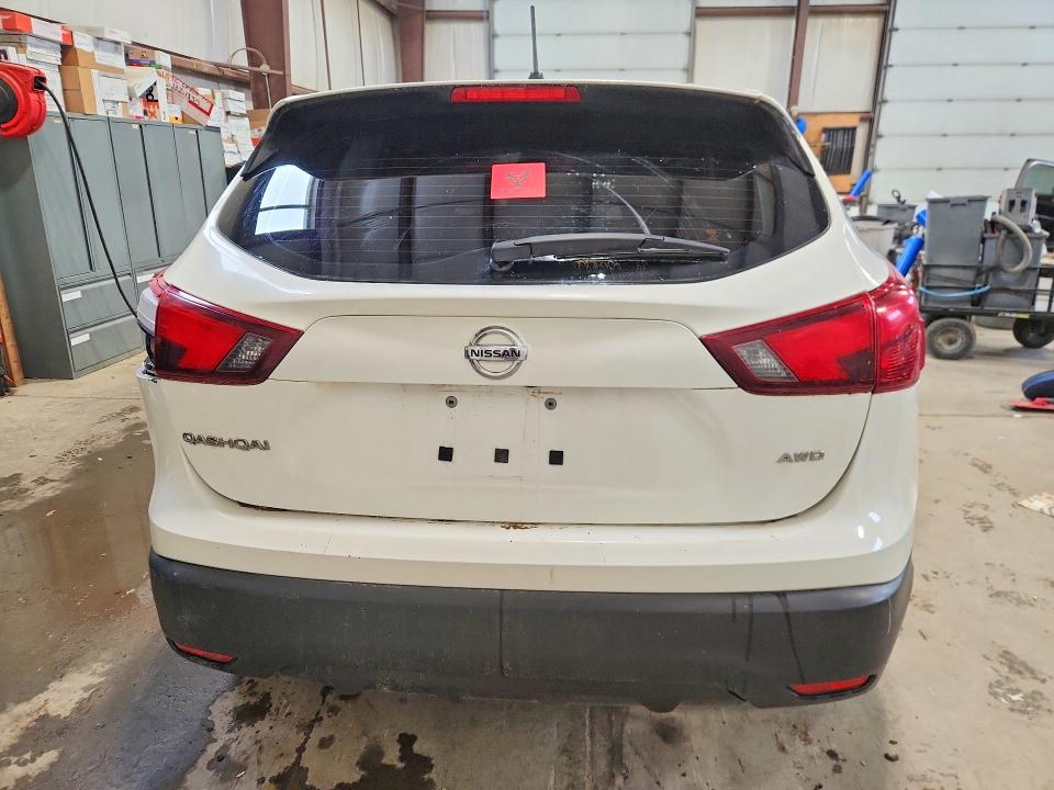 55817986 :رقم المزاد ، JN1BJ1CR5JW210309 vin ، 2018 Nissan Qashqai مزاد بيع