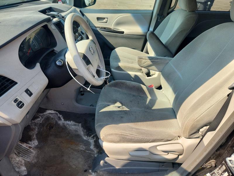 59095756 :رقم المزاد ، 5TDZK3DC9BS050290 vin ، 2011 Toyota Sienna مزاد بيع