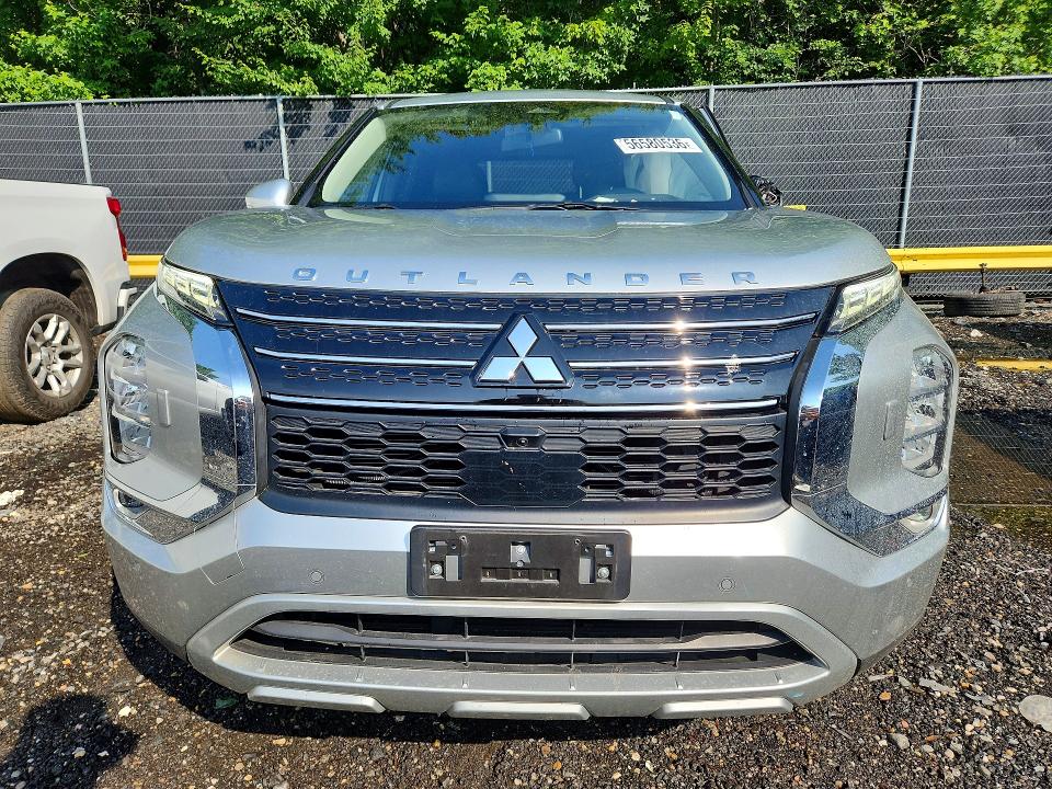 56580536 :رقم المزاد ، JA4J4UA8XPZ044642 vin ، 2023 Mitsubishi Outlander مزاد بيع